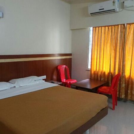 Mlc Gateway Deluxe Inn Bengalúr Exteriér fotografie