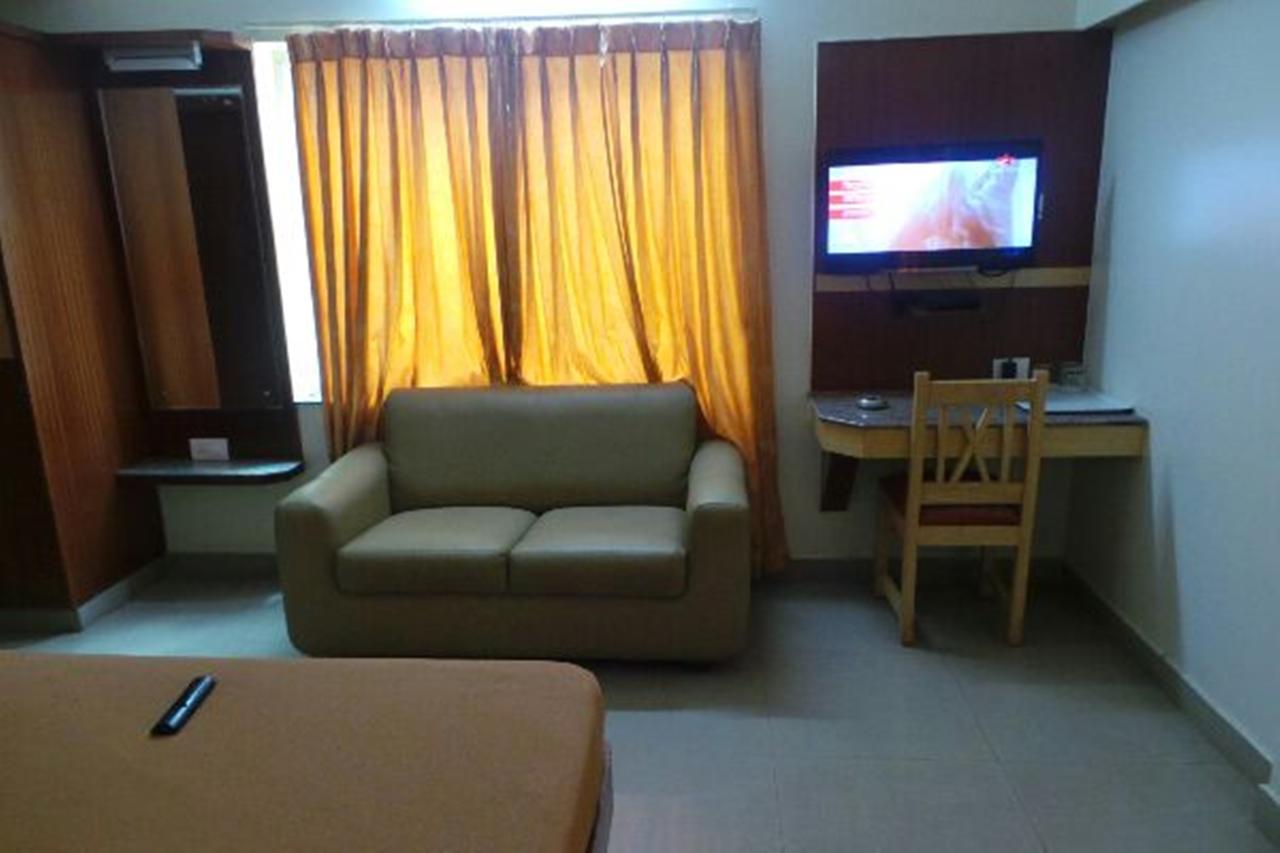 Mlc Gateway Deluxe Inn Bengalúr Exteriér fotografie