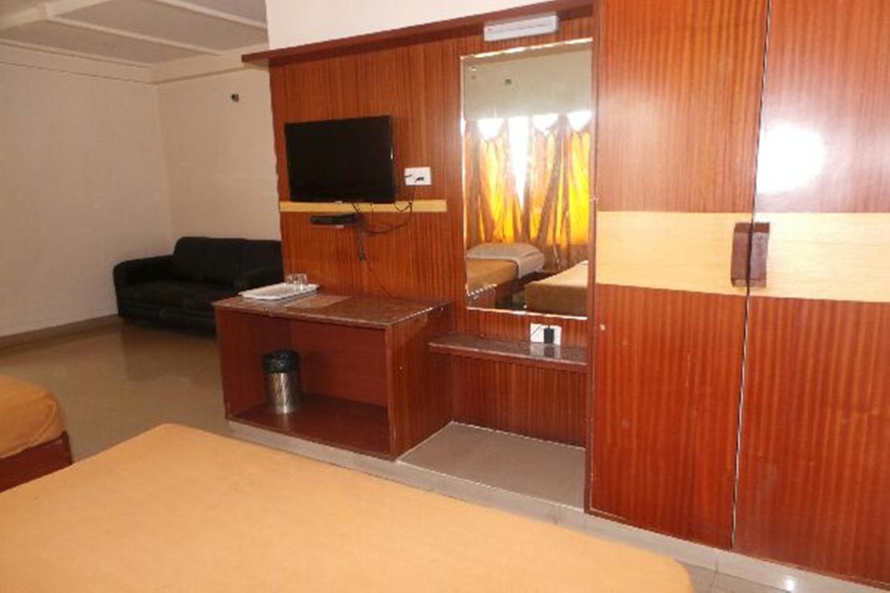 Mlc Gateway Deluxe Inn Bengalúr Exteriér fotografie