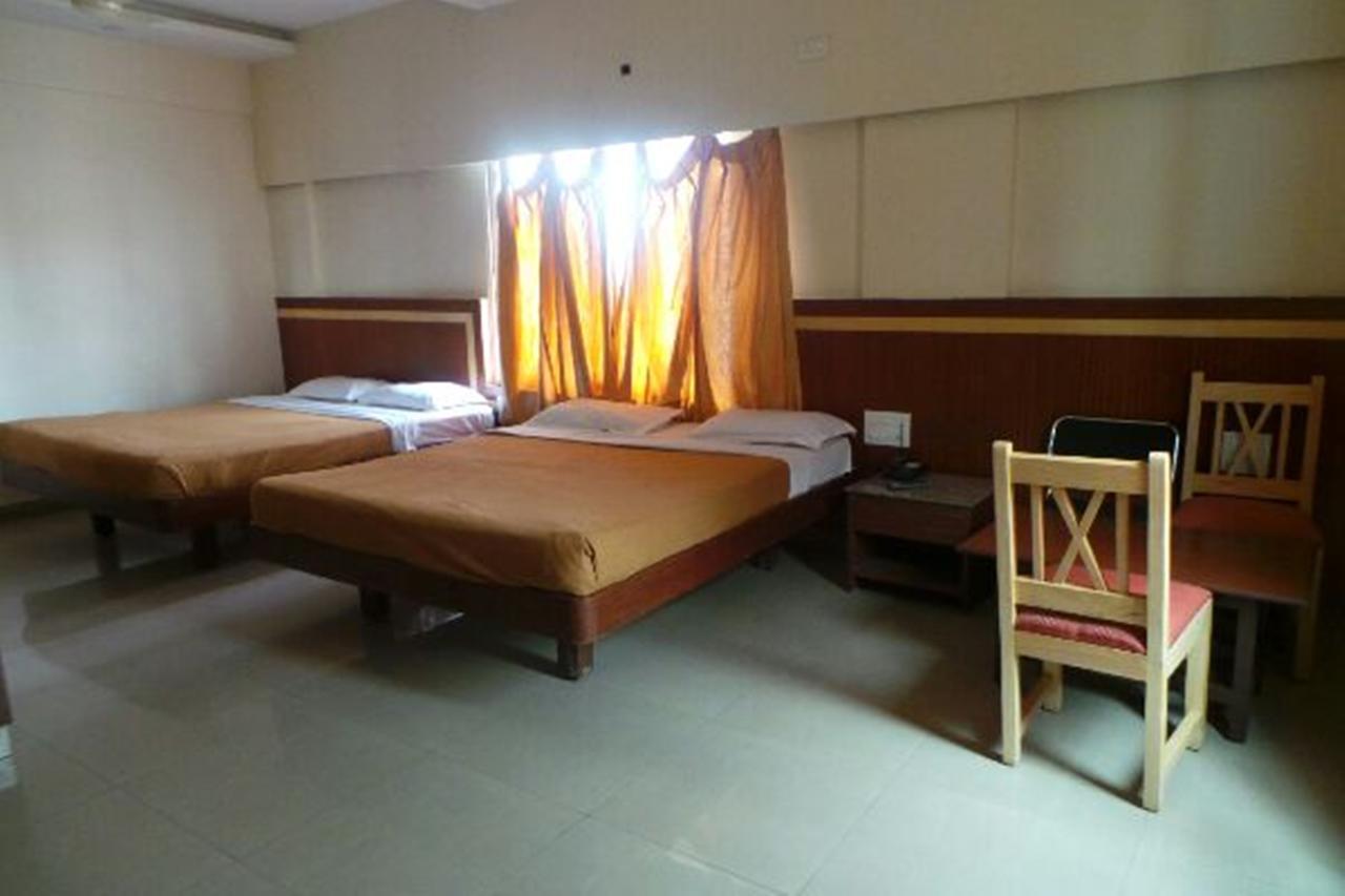 Mlc Gateway Deluxe Inn Bengalúr Exteriér fotografie