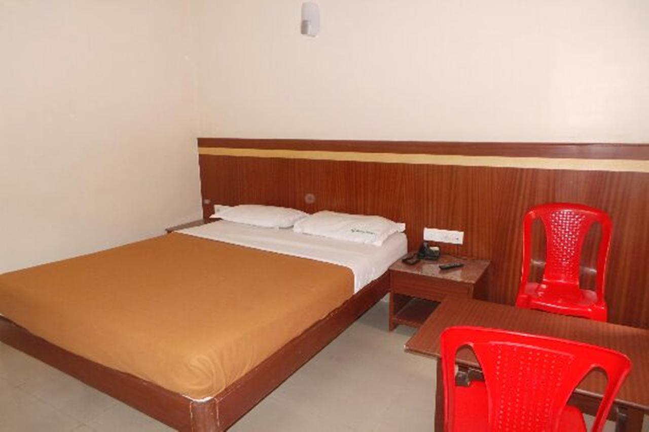 Mlc Gateway Deluxe Inn Bengalúr Exteriér fotografie